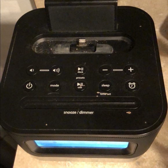 iHome - Picture 2 of 2